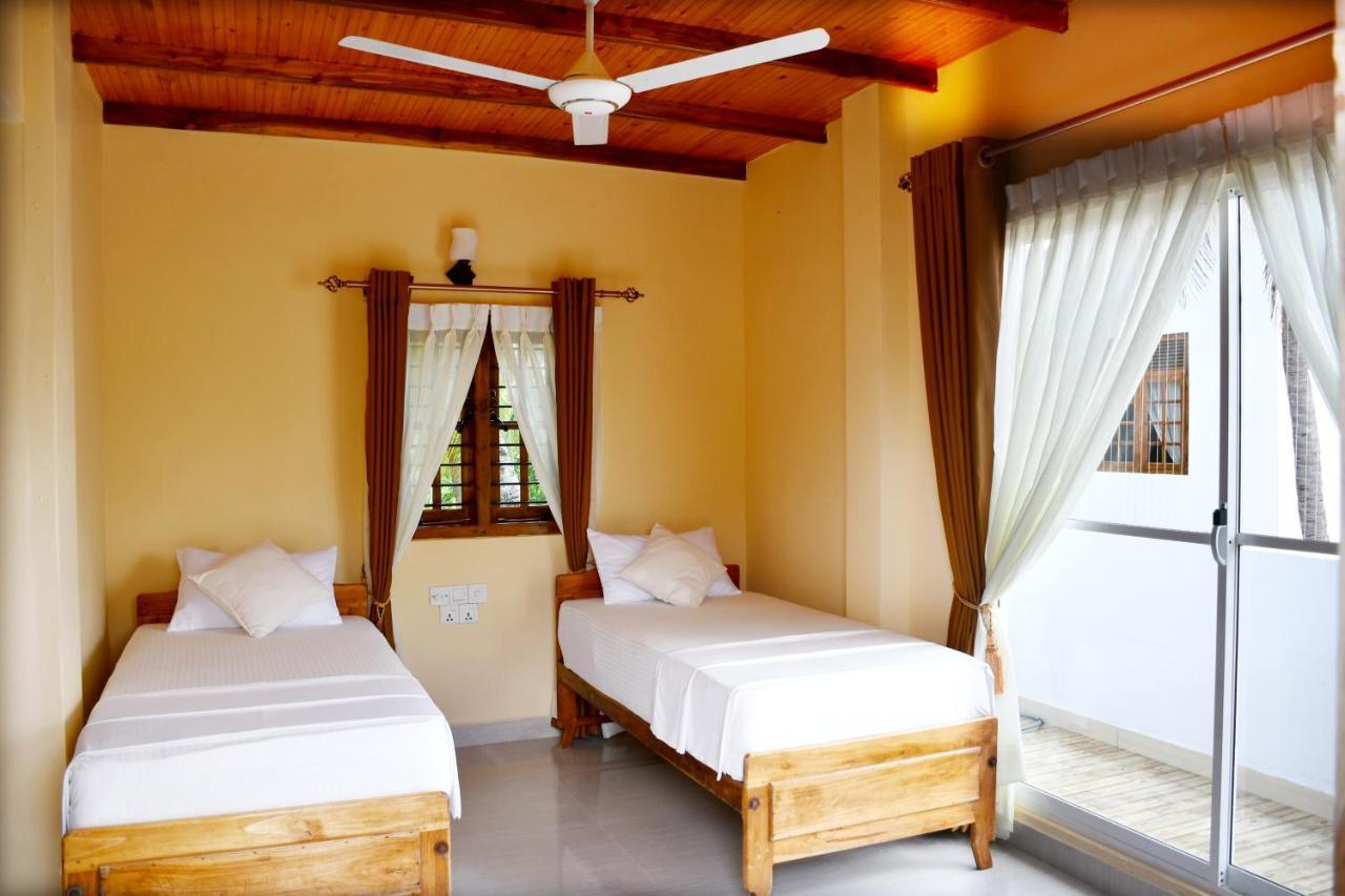 Bluewater Beach Resort Trincomalee Luaran gambar
