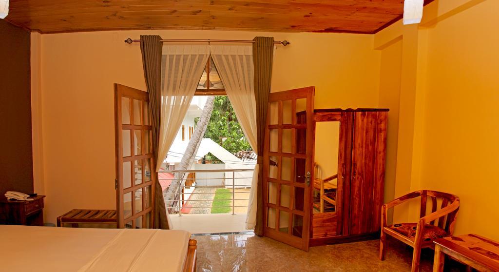 Bluewater Beach Resort Trincomalee Bilik gambar