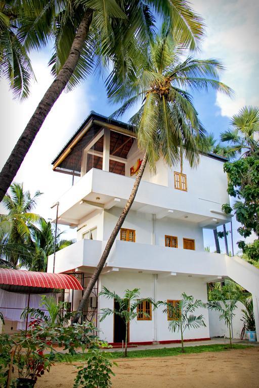 Bluewater Beach Resort Trincomalee Bilik gambar